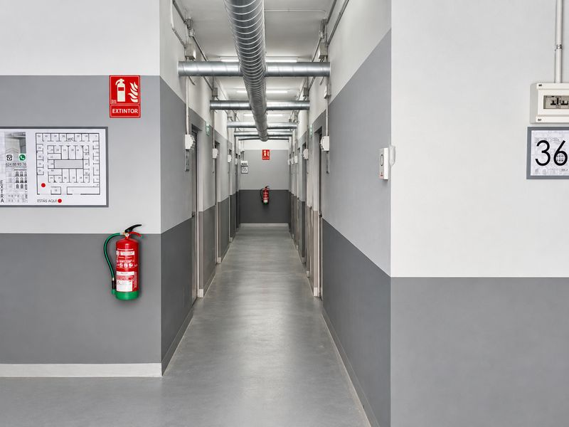 Pasillo de Trasteros Urbión 14