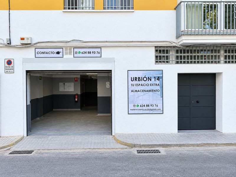 Puerta automática de Trasteros Urbión 14
